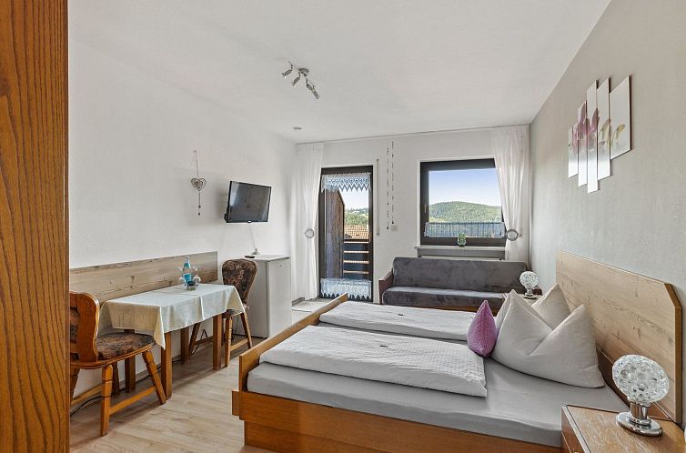 Vakantiehuis Geräumiges Ferienhaus mit Garten in Rittsteig