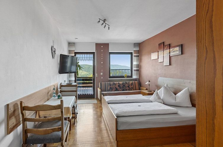 Vakantiehuis Geräumiges Ferienhaus mit Garten in Rittsteig