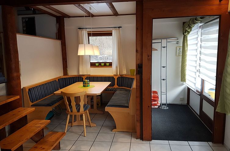 Vakantiehuis Familienfreundliches Haus mit großer Terrasse