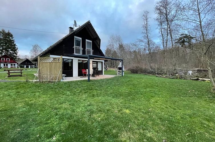 Vakantiehuis Familienfreundliches Haus mit großer Terrasse