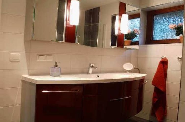 Vakantiehuis Modernes Ferienhaus unweit eines schönen Bades