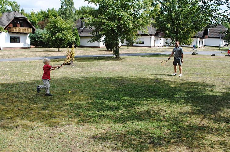 Vakantiehuis in Feriendorf Silbersee mit Garten