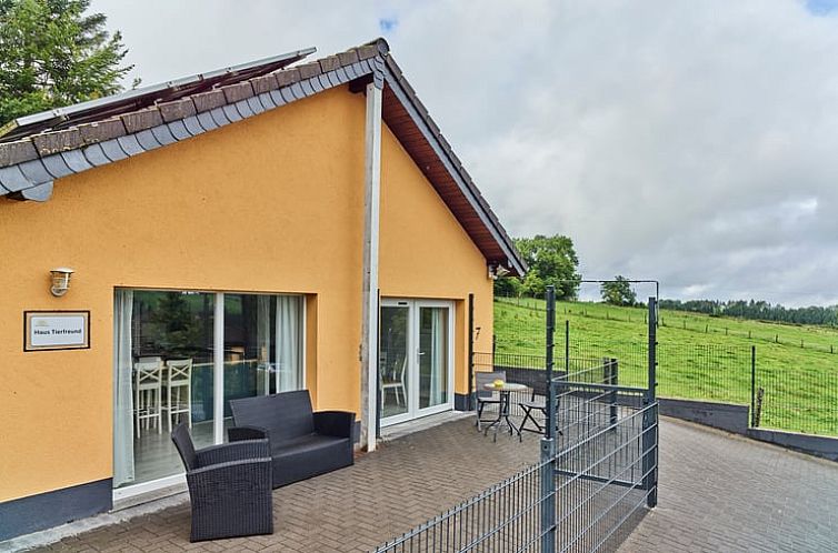 Geniet van de rust bij Vakantiehuis in Hellenthal, gelegen in het schilderachtige Eifelgebied.