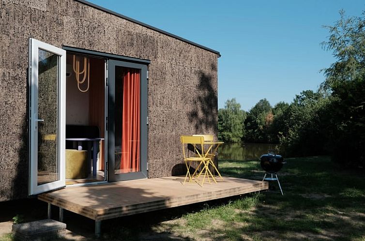 Ontspan in de serene buitenruimte van Huisje in Versmold, een vakantiehuis in het groene Versmold-Peckeloh, Duitsland.