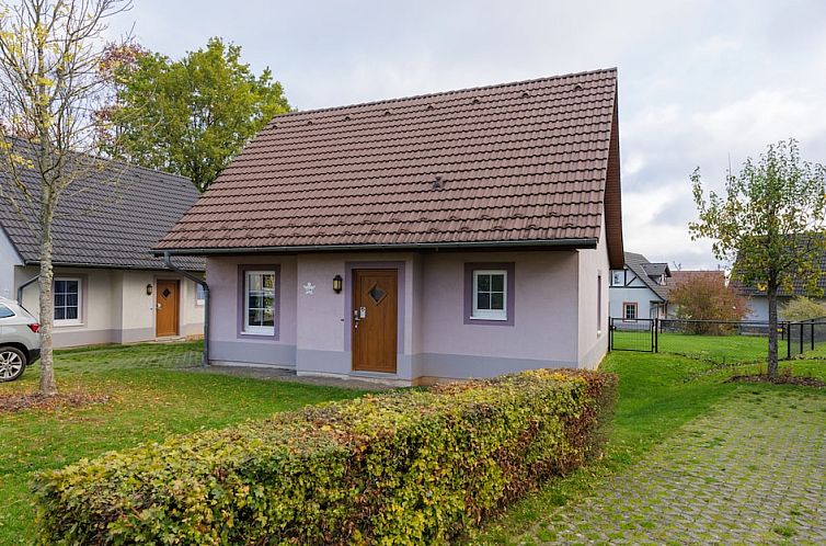 Vacation home GCKL6 Comfort in Moselhohe Ediger-Eller, Rhineland-Palatinate, Germany, with charming garden and serene atmosphere.