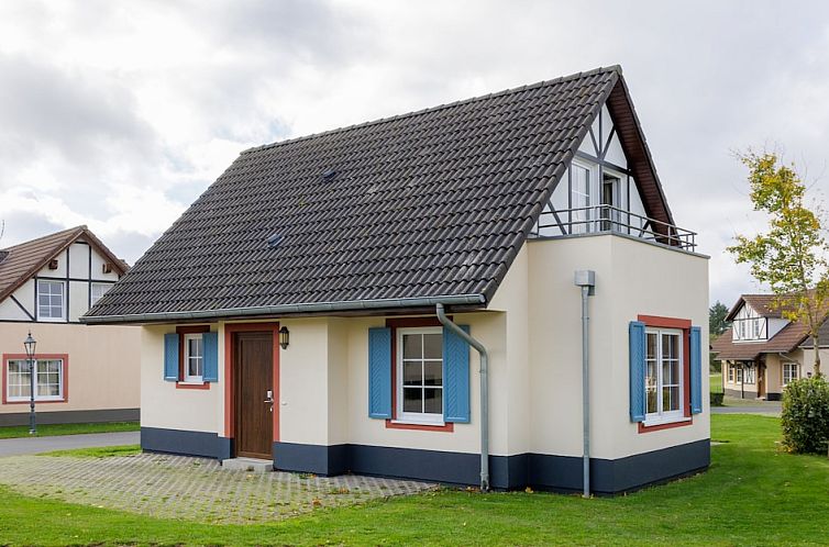 Charmante GCL4B Comfort bungalow in Moselhohe Ediger-Eller, Rijnland-Palts, met prachtig uitzicht op de omliggende natuur.