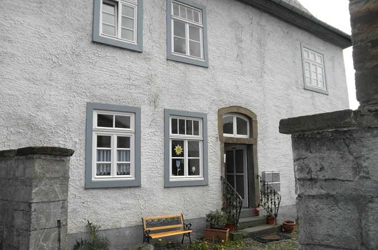 Guest house 02813003 - Apartment Sauerland - Appartement Wohnung in Arnsberg mit Grill und Garten