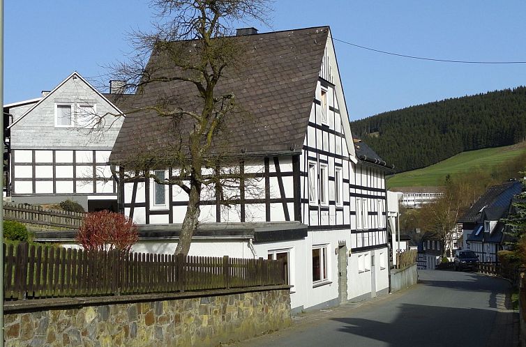 Vakantiehuis Fachwerkhaus mit 5 Schlafzimmern bei Winterberg