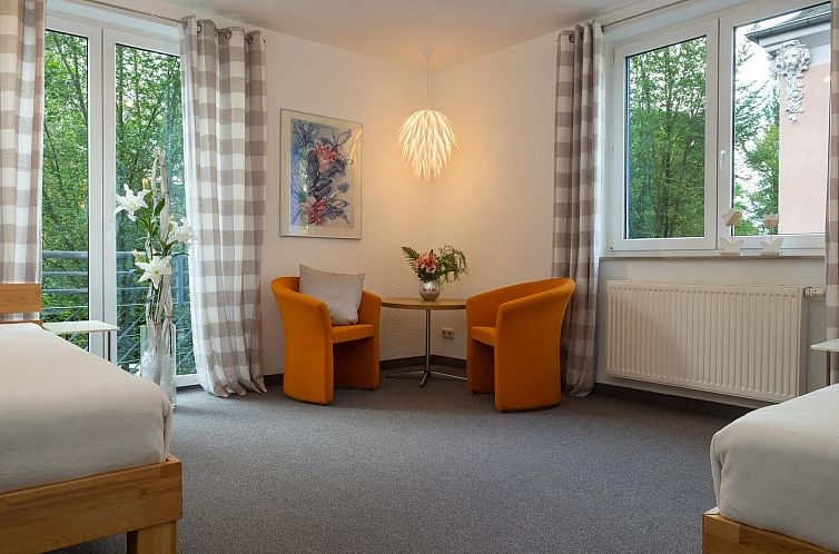 Appartement Wohnung in Mockritz mit Garten