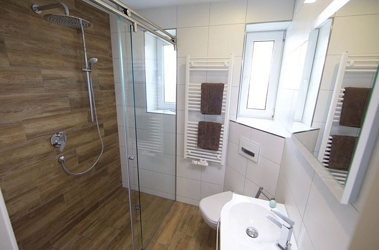 Appartement Helle und moderne Ferienwohnung mit Terrasse
