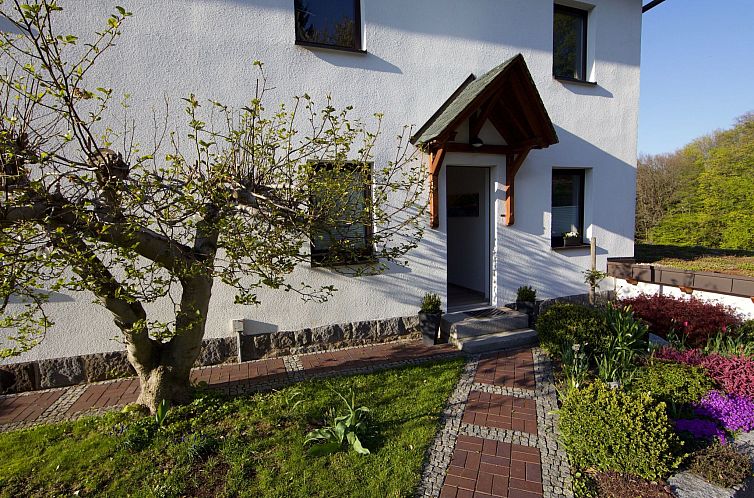 Appartement Helle und moderne Ferienwohnung mit Terrasse