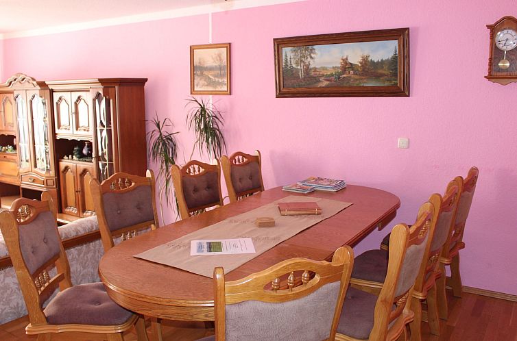 Appartement Geräumige Ferienwohnung mit Terrasse, in günst