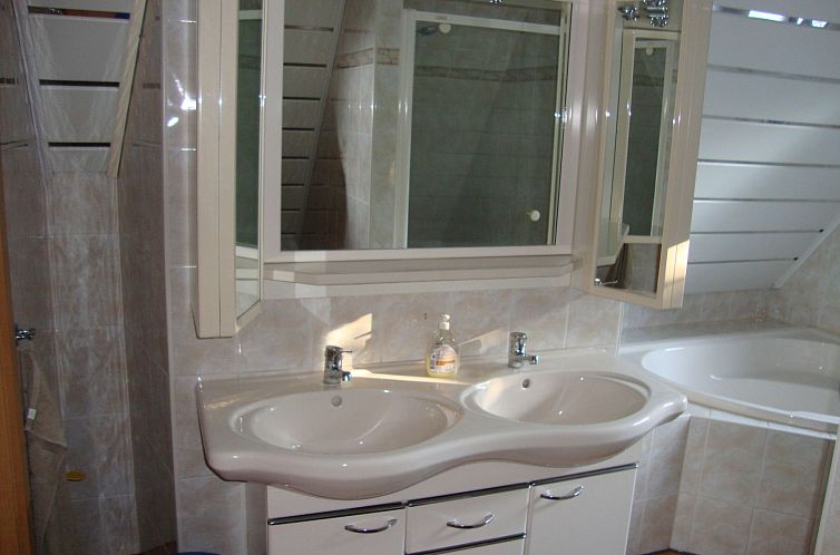 Appartement Geräumige Ferienwohnung mit Terrasse, in günst