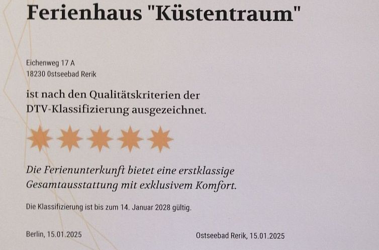 Vakantiehuis Traumhafte Reetdach-Doppelhaushälfte mit Garte