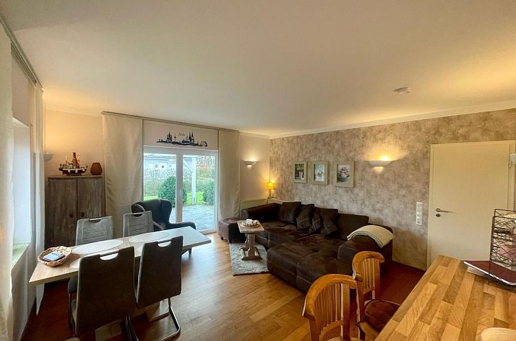 Vakantiehuis in Wischuer mit Terrasse, Grill und Garten