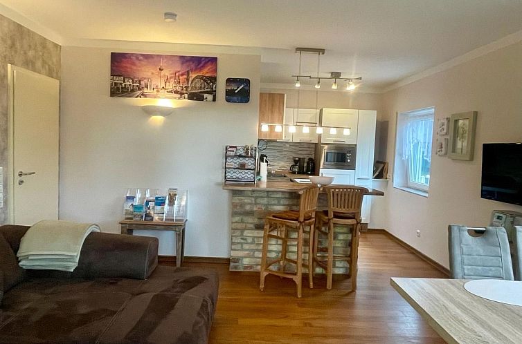 Vakantiehuis in Wischuer mit Terrasse, Grill und Garten