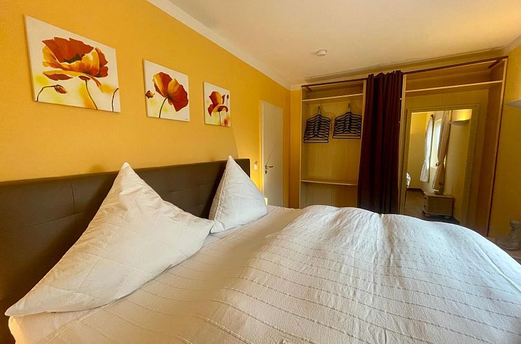 Vakantiehuis in Wischuer mit Terrasse, Grill und Garten