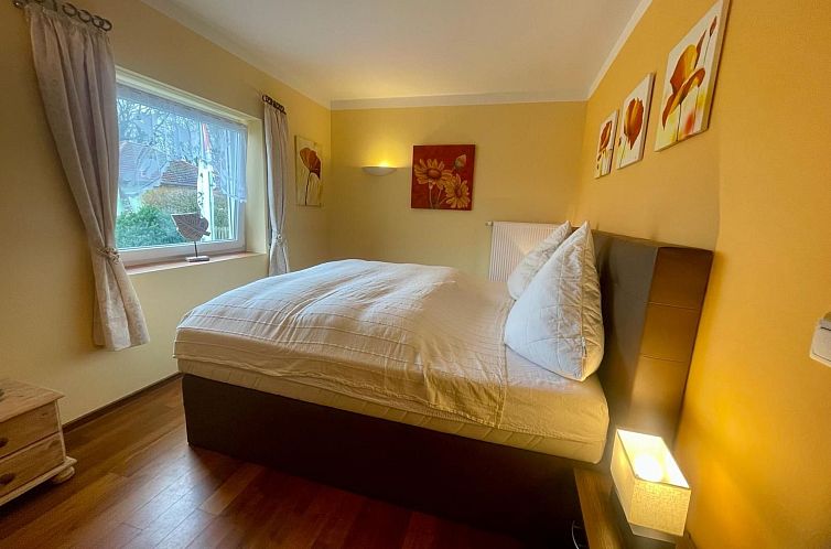 Vakantiehuis in Wischuer mit Terrasse, Grill und Garten