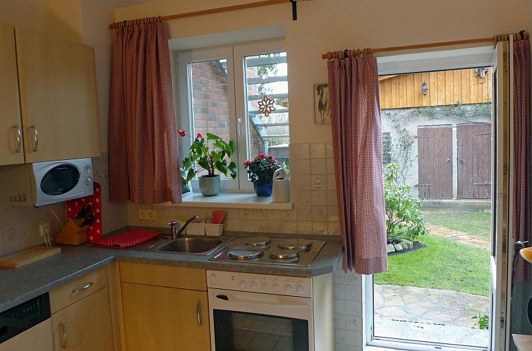 Appartement Charmante Wohnung in Dassow mit Terrasse und Gri
