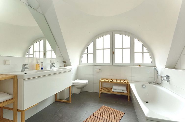 Vakantiehuis Komfort Ferienhaus mit Sauna und Kamin, auf gro