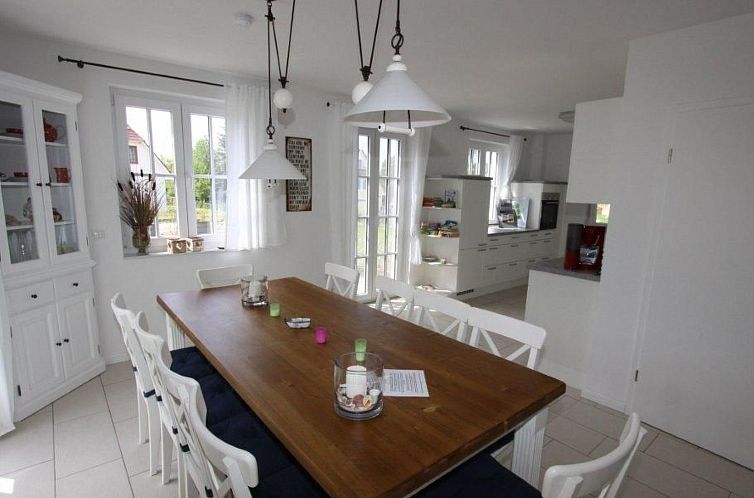 Vakantiehuis Reet-Hus Hanbutt in Glowe