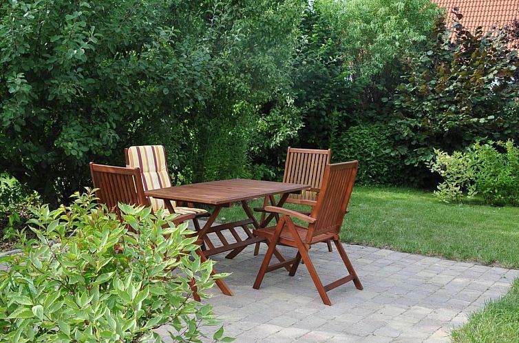 Appartement im Gartengeschoss für vier Personen