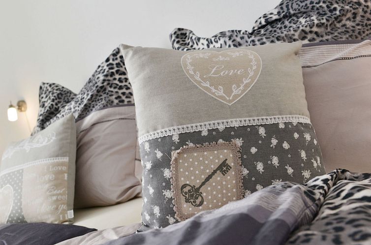 Vakantiehuis Moderne Wohnungen in historischem Ambiente unwe