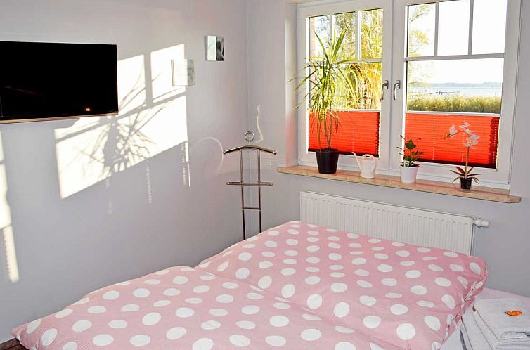 Appartement Ferienbungalow mit Terrasse und Seeblick in Sell