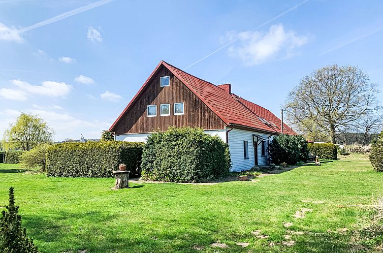 Guest house 03035827 - Apartment Baltic Sea - Appartement Große Ferienwohnung in Dargen mit Großem Garte