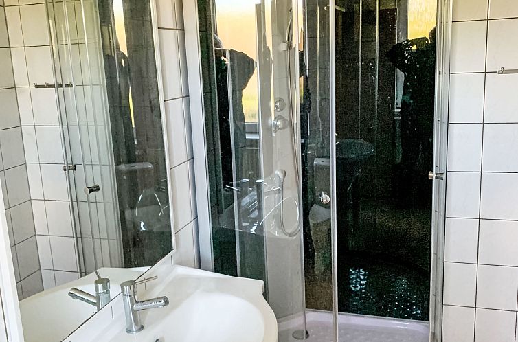 Appartement Große Ferienwohnung in Dargen mit Großem Garte
