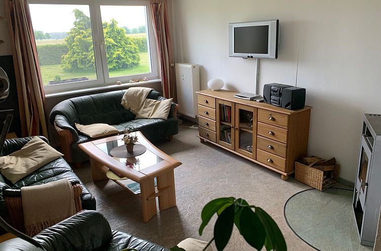 Appartement Große Ferienwohnung in Dargen mit Großem Garte