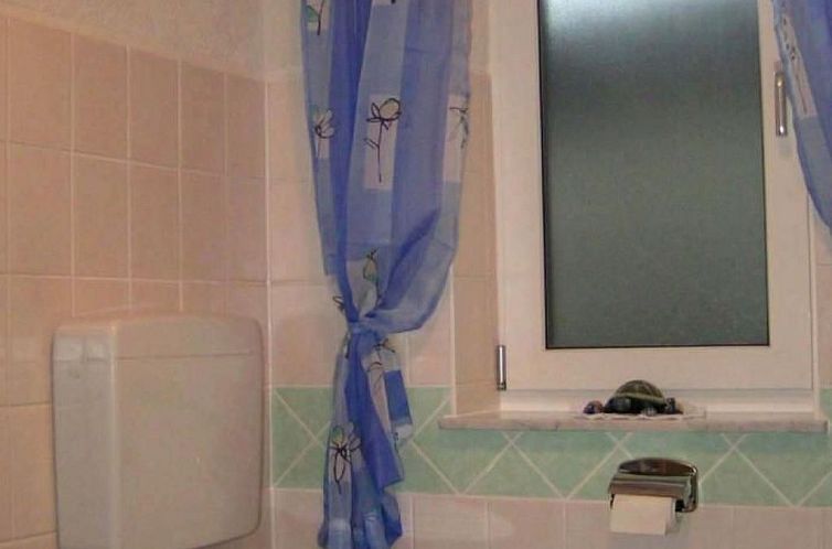 Vakantiehuis Ferienbungalow mit Terrasse und Angelplatz