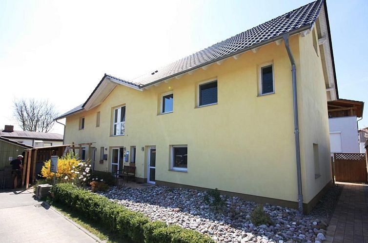 Appartement Wohnung in Koserow mit Garten und Grill und Nebe
