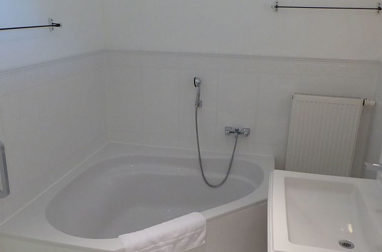 Appartement Hochwertige Ferienwohnung in Gingst