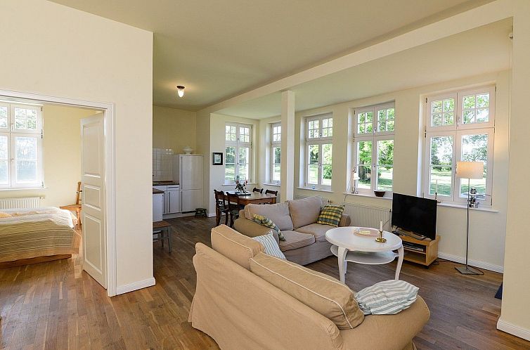 Appartement Wohnung im ersten Obergeschoss des Gutshauses