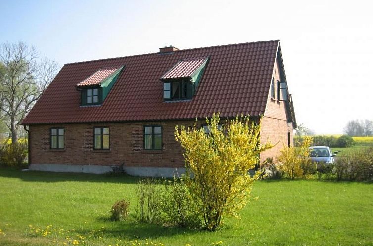 Guest house 03040026 - Apartment Baltic Sea - Appartement Möwe in Ummanz-Lüßvitz