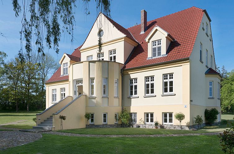 Appartement Wohnung in der ersten Etage des Herrenhauses