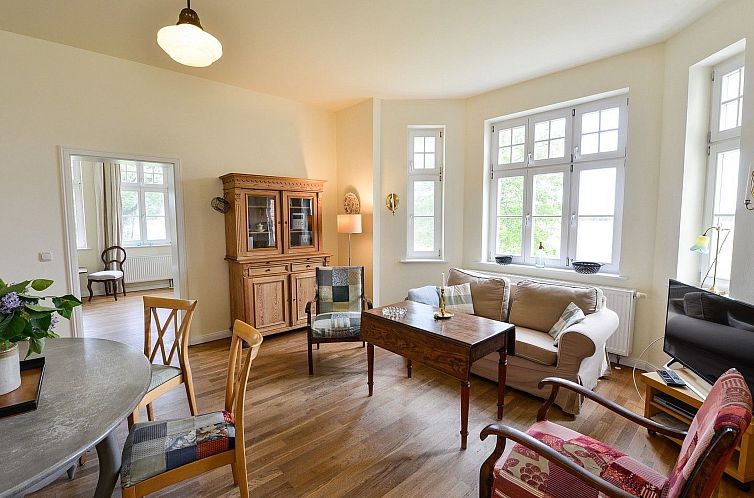 Appartement Wohnung in der ersten Etage des Herrenhauses