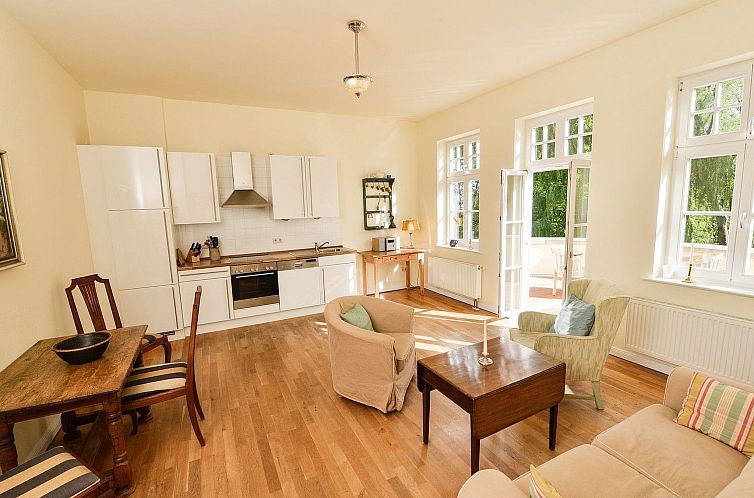 Appartement Wohnung im zweiten Obergeschoss des Gutshauses