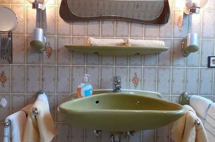 Vakantiehuis Familienfreundliches Einfamilienhaus "Adrian"