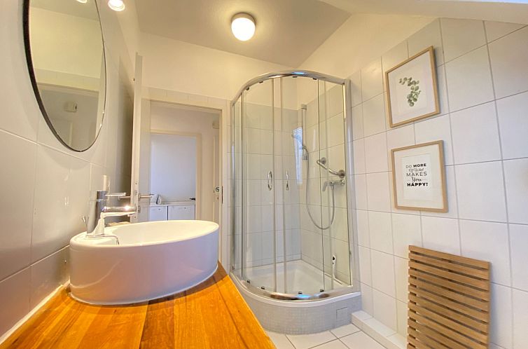 Appartement mit Stellplatz mitten im Grünen