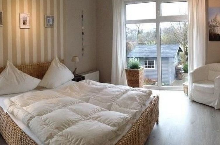 Guest house 03041706 - Apartment Baltic Sea - Appartement mit Stellplatz mitten im Grünen