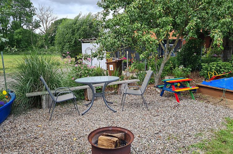 Appartement Wunderschöne Ferienwohnung mit Terrasse und Gar