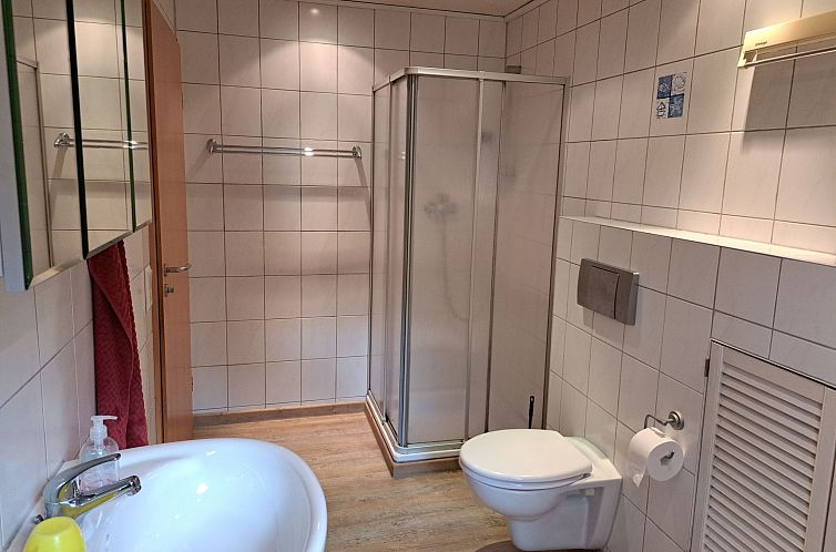 Vakantiehuis mit Terrasse mitten im Grünen