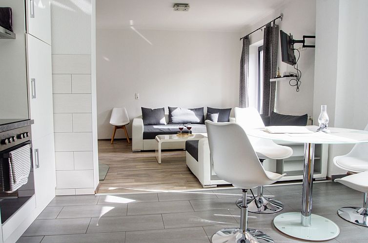 Appartement mit Terrasse