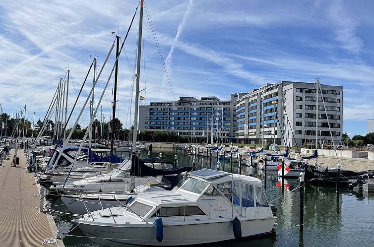 Guest house 0305105 - Apartment Baltic Sea - Appartement Ostsee-Residenz (DMP151)