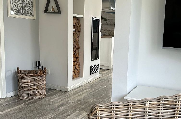 Vakantiehuis Komfortables Ferienhaus in Breege mit Sauna