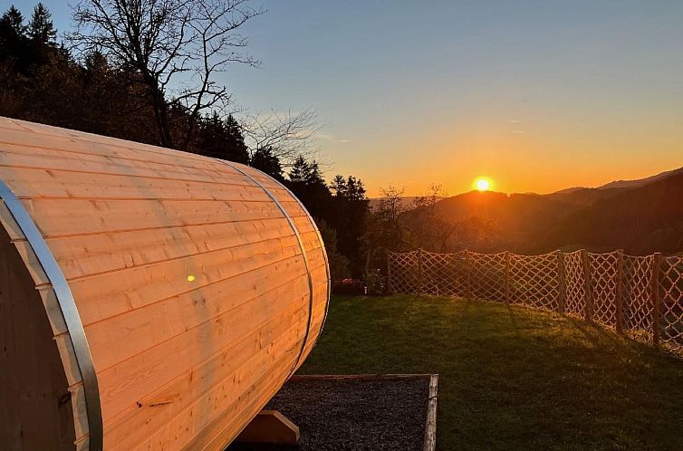 Appartement FeWo mit Whirlpool und Fass-Sauna im Schwarzwald