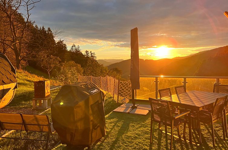 Appartement FeWo mit Whirlpool und Fass-Sauna im Schwarzwald
