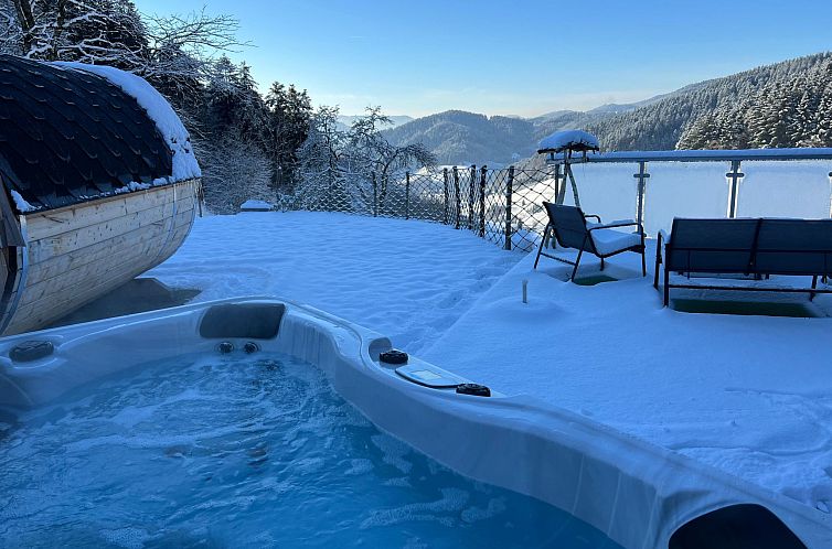 Appartement FeWo mit Whirlpool und Fass-Sauna im Schwarzwald